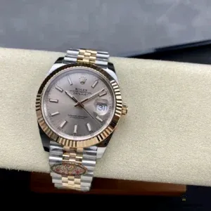 Datejust 126331 side profile showing fluted bezel and case
