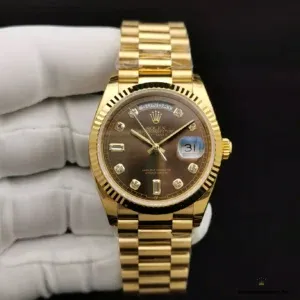 Day-Date 128238 side view with yellow gold-plated case and fluted bezel profile