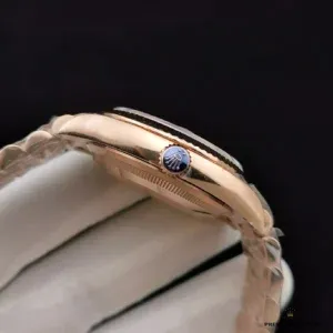 Day-Date lug and bracelet junction showing polished surfaces