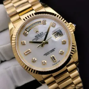 Fluted bezel close-up with sharp ridge pattern in gold