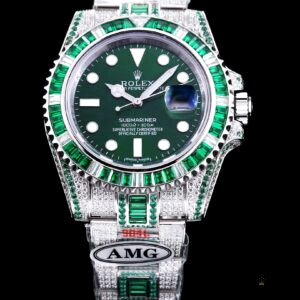 Submariner 116610LV-5 close-up showing diamond pave on case and bezel