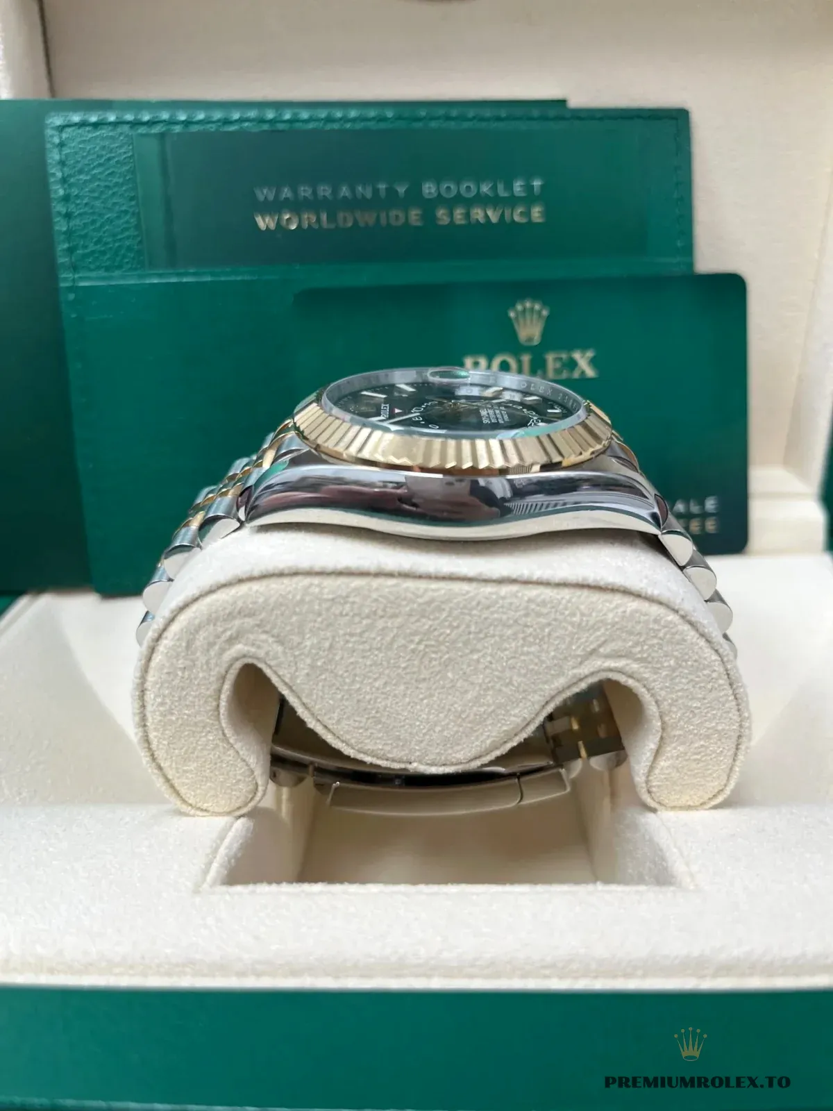 Replica Rolex Sky-Dweller 42 mm Bright black Dial 336933 - top-tier replica watches