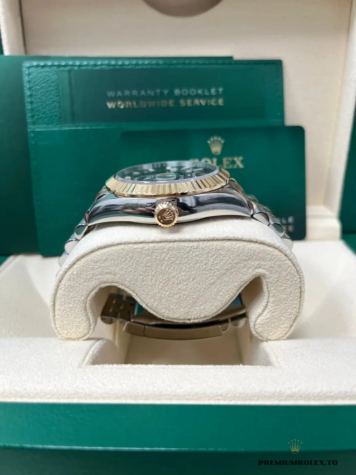 Replica Rolex Sky-Dweller 42 mm Bright black Dial 336933 - top-tier replica watches