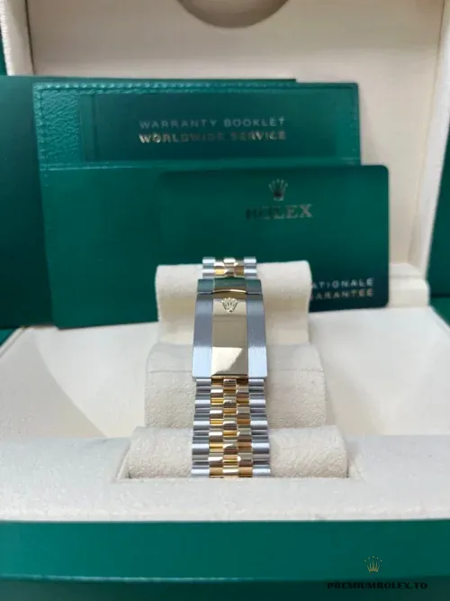 Replica Rolex Sky-Dweller 42 mm Bright black Dial 336933 - Best Quality Counterfeit Rolex
