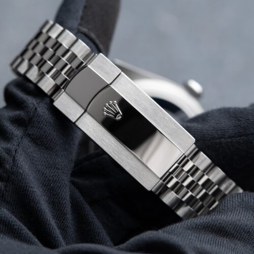 Replica Rolex Sky-Dweller 42 mm Bright black Dial 336934 Jubilee - Best shop to buy a Fake Rolex