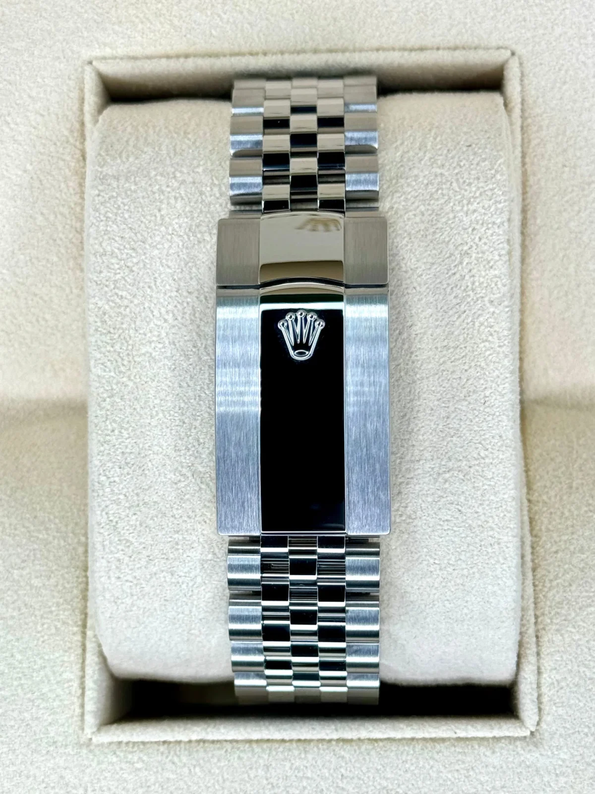 Replica Rolex Sky-Dweller 42 mm Bright blue Dial 336934 Jubilee - Best shop to buy a Fake Rolex