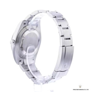 Smooth bezel and polished case detail on the silver Oyster Perpetual 276200