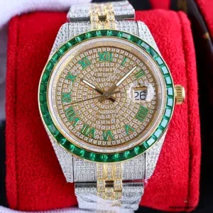 Oyster bracelet with diamond center links on full-diamond 126300 Datejust