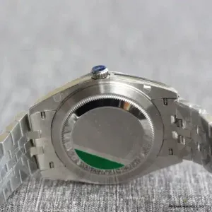 Oysterclasp with Easylink extension on two-tone bracelet