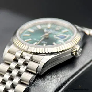 Datejust 278274 dial macro showing sunburst texture