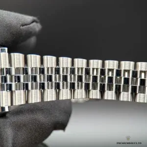 Concealed Crownclasp mechanism on Jubilee bracelet