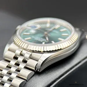 Rolex Datejust 278274 on display with bracelet extended