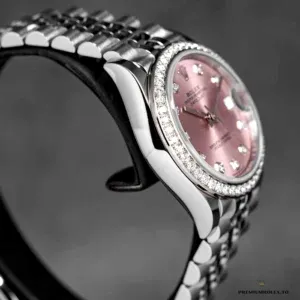 Two-tone Jubilee bracelet links in Oystersteel with white gold plating on the 278384RBR