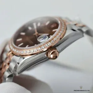 Side angle highlighting five-link Jubilee bracelet in steel with Everose gold plating