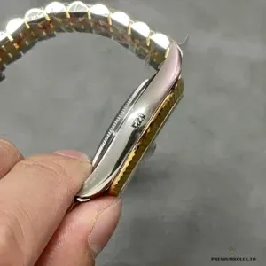 Concealed Crownclasp on Jubilee bracelet showing Easylink