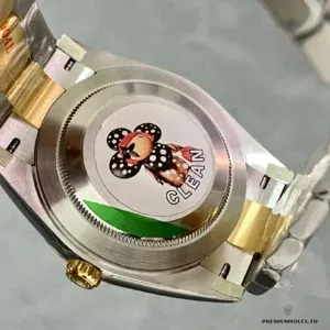 Date magnification through Cyclops lens at 3 o'clock position