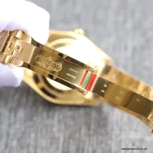 Side profile of 36mm yellow gold-plated case and President bracelet