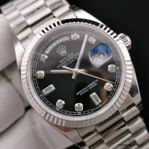 Day-Date 128238 crown detail with Twinlock screw-down system