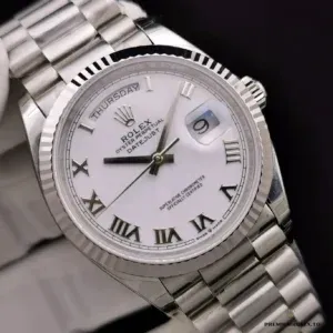 Day-Date 128238 Roman dial crown detail with Twinlock screw-down