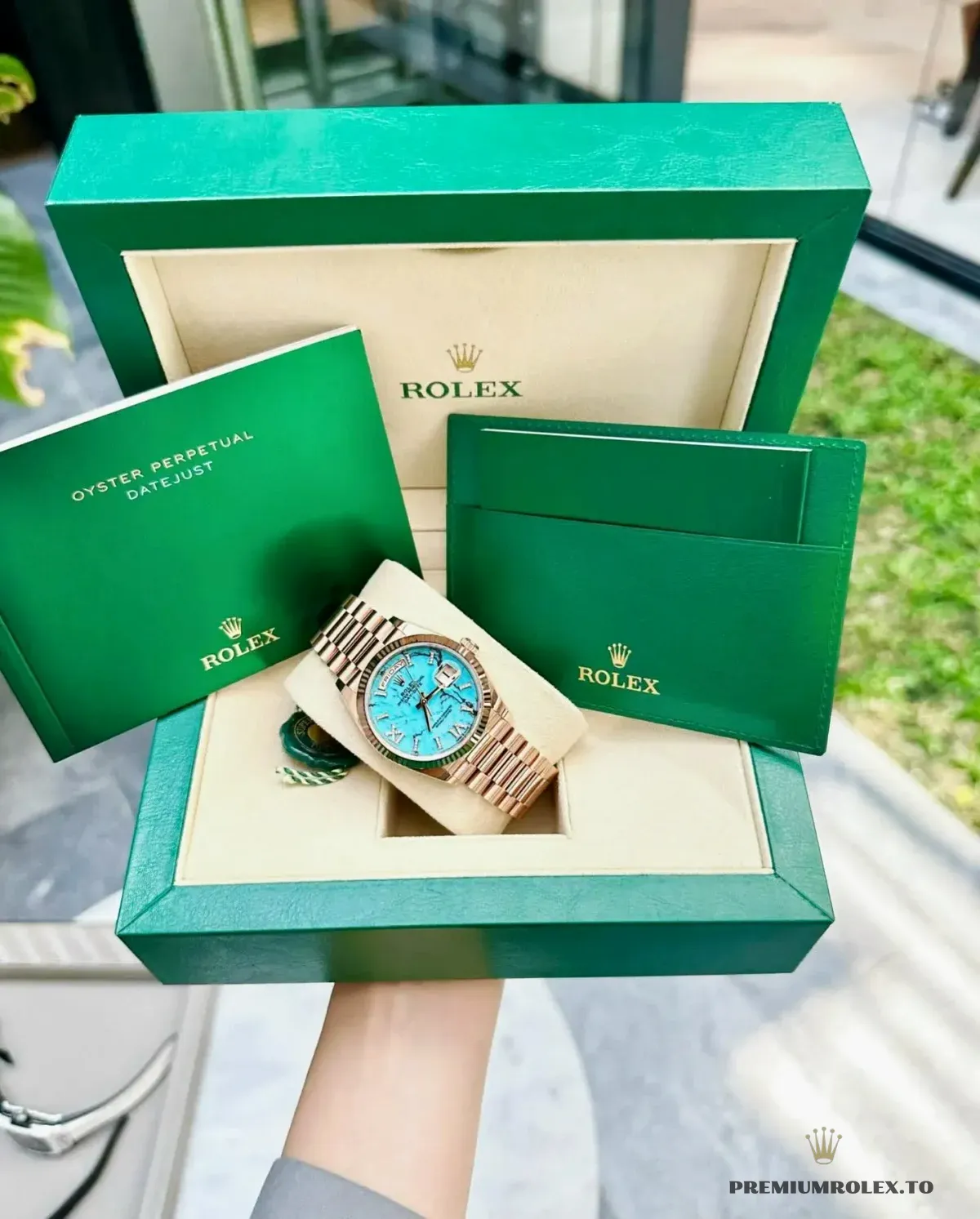 Replica Rolex Day-Date 40 mm Turquoise Dial 128235 - Image 8