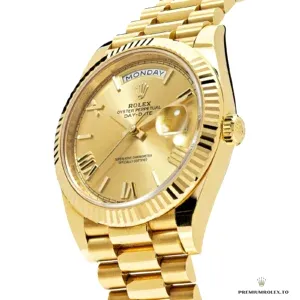 Side view of the yellow gold-plated case and President bracelet