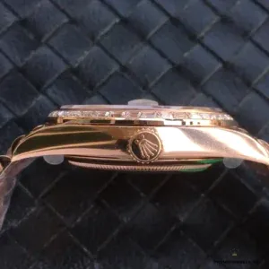 President bracelet links and clasp in rose gold-plated finish