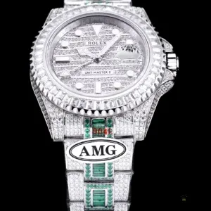Bezel close-up with diamond-set 24-hour track and sapphire Cyclops
