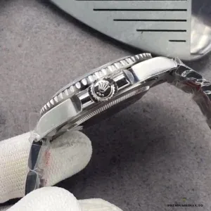 Caseback of GMT-Master II 126710BLRO Oystersteel