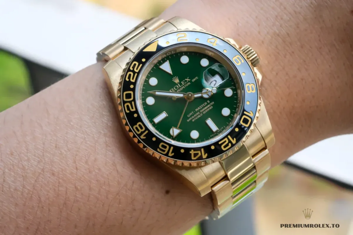 Replica Rolex GMT-Master II 40mm Dial Green 116718GSO - Image 3