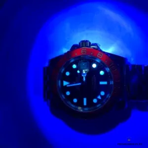 GMT-Master II 126710BLRO crown and bezel transition from red to blue ceramic