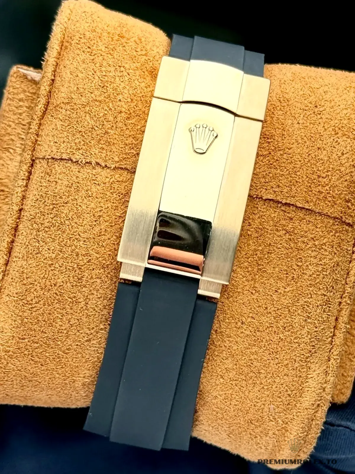 Replica Rolex Sky-Dweller 326238 42mm Champagne Dial - Image 3