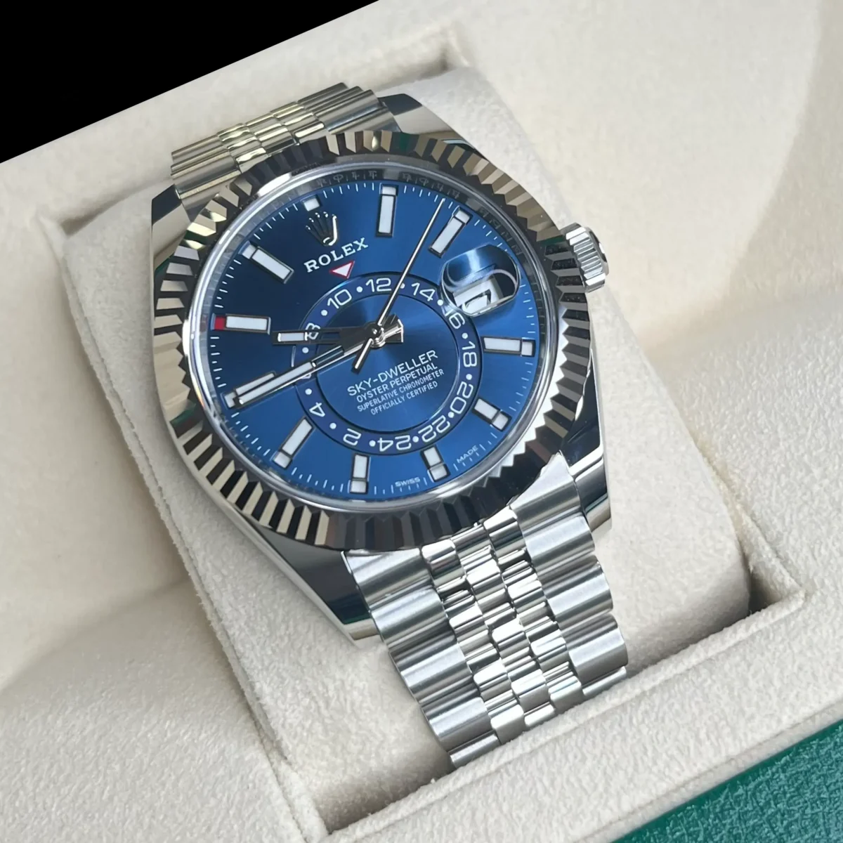 Replica Rolex Sky-Dweller 326934 42mm Blue Dial - Image 4
