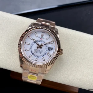 Everose gold-plated Oyster bracelet and Oysterclasp on the Sky-Dweller 336935