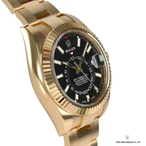 Sky-Dweller 336938 side profile showing Oyster bracelet and fluted bezel