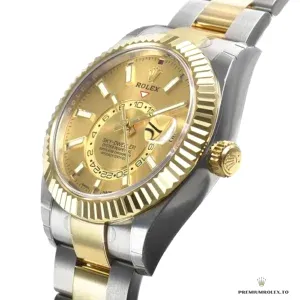 Sky-Dweller 336933 champagne dial close-up showing month apertures and date