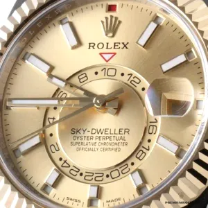 Two-tone Oyster bracelet gold and steel links on the Sky-Dweller 336933