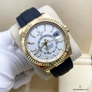 Sky-Dweller 336238 showing yellow gold-plated case paired with black Oysterflex strap