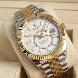 Sky-Dweller 336933 white dial showing gold hour markers and month apertures