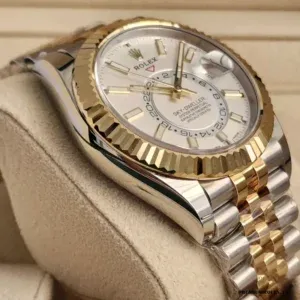 Side view of the Sky-Dweller 336933 showing fluted Ring Command bezel