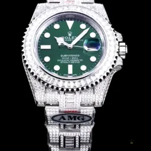 Bezel close-up with green Cerachrom insert and diamond frame