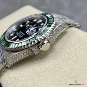 Glidelock clasp extension system on diamond Oyster bracelet