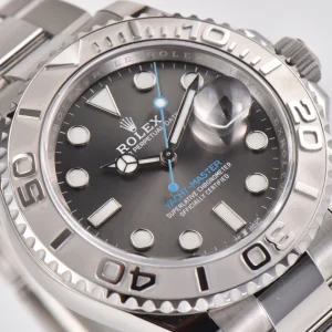 Side profile of Yacht-Master 40mm case and rotating bezel
