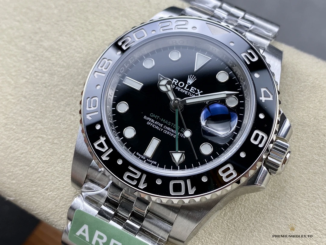 Replica Rolex GMT-Master II Bruce Wayne 126710GRNR Jubilee - Image 9