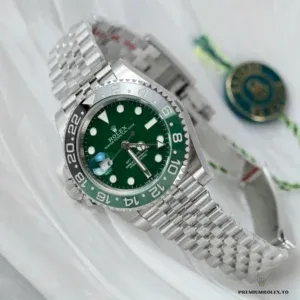 White gold-plated Jubilee bracelet links on the GMT-Master 126729VTNR