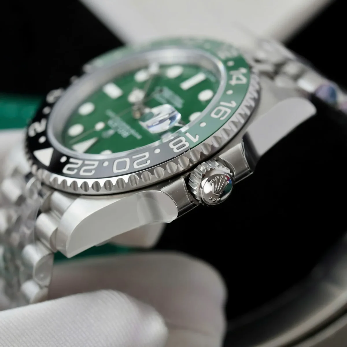Replica Rolex GMT-Master II 40 mm 126729VTNR Jubilee “Absinthe” - Image 9