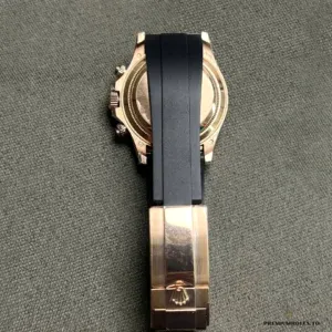 Oysterflex bracelet and Oysterlock clasp detail on meteorite Daytona