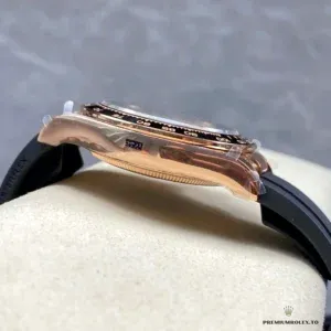 Daytona 126515LN crown and pushers from the case side angle