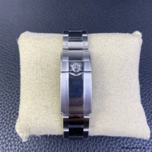 Daytona 116509 at angle showing dial depth and bezel engraving