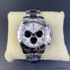 Crown and chronograph pushers on the Daytona 116509 white gold-plated case
