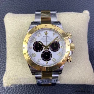 Wrist shot of the Rolex Daytona 116523 Rolesor on Oyster bracelet